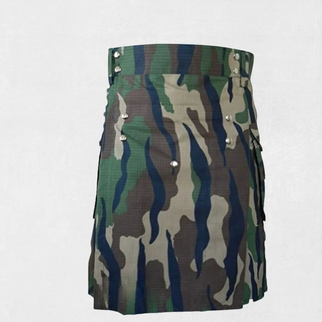 Front view of Scottish cargo utility kilt with pockets
