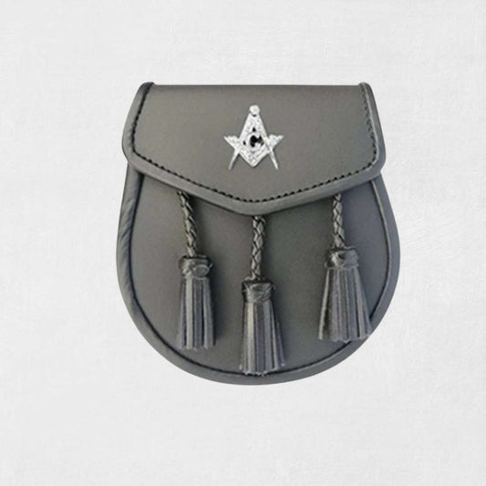  Premium Traditional Scottish Leather Kilt Sporran with leather pouch and secure chain strap.