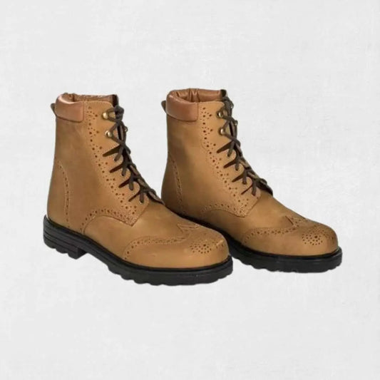 Traditional Scottish Brogues Boot in genuine leather with lace-up design